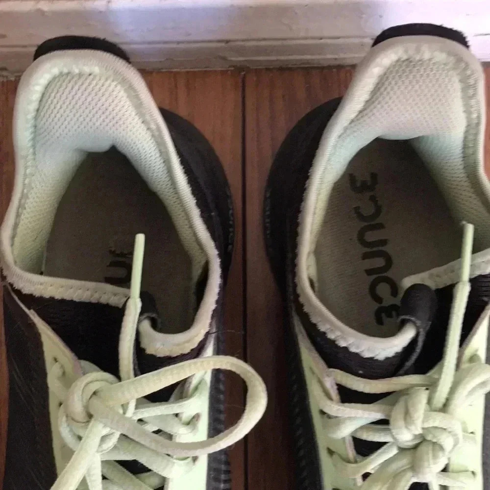 Adidas Bounce Tennis Shoes - Picture 2 of 7